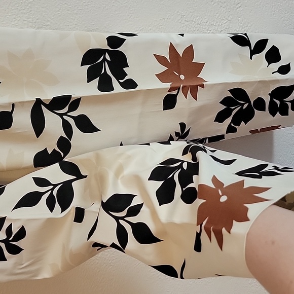 Floral Print Pant - Picture 6 of 9